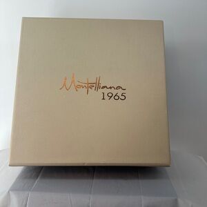 Montelliana beige square shoe box